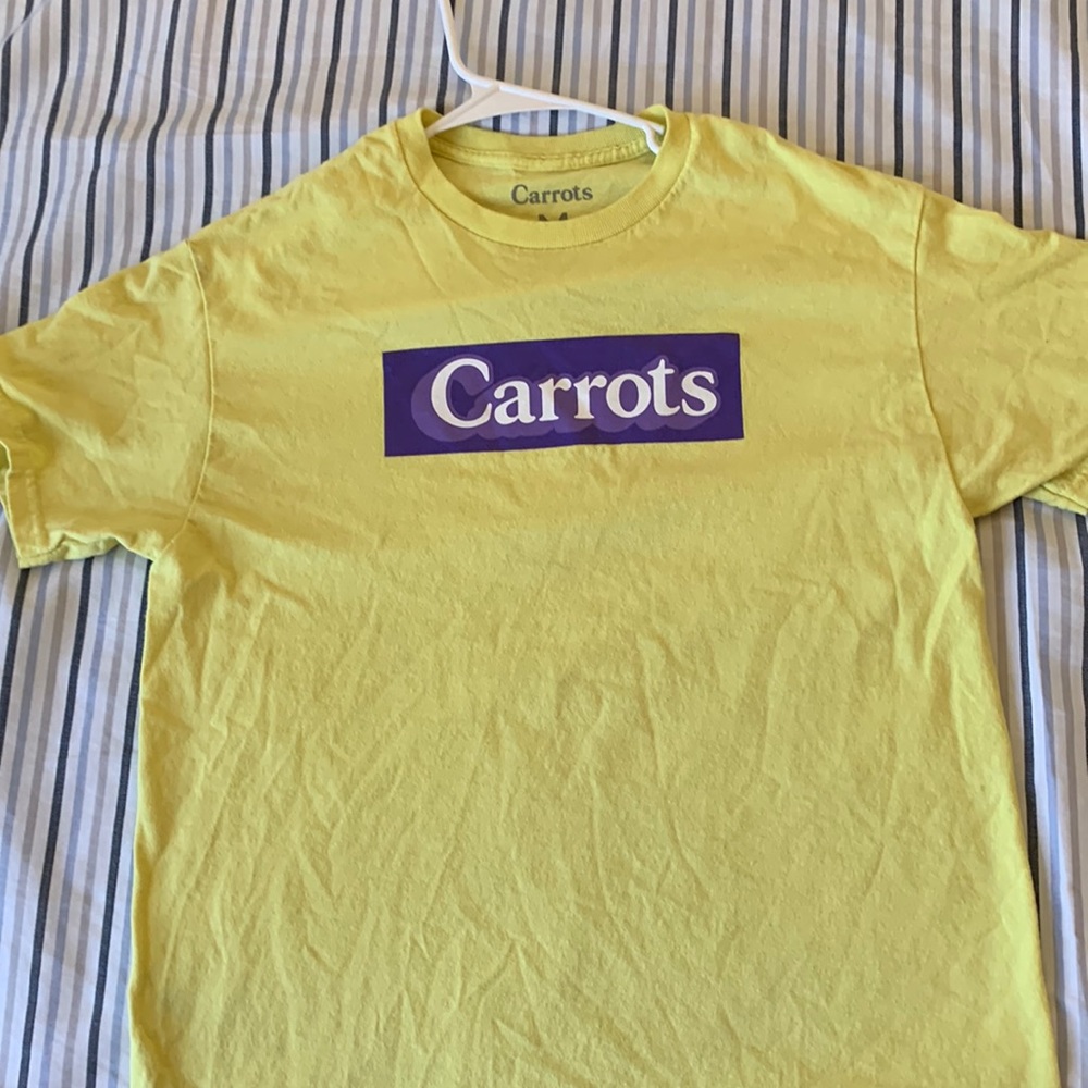 Carrots graphic tee